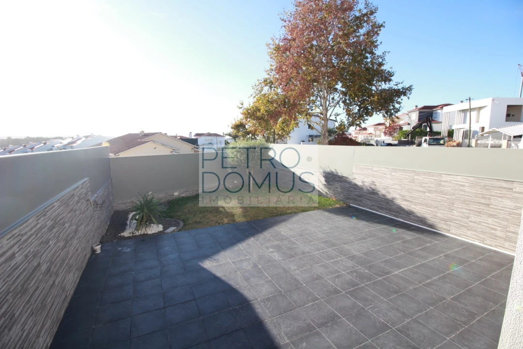 Moradia T4 para Venda em Leiria, Pousos, Barreira e Cortes Foto 7