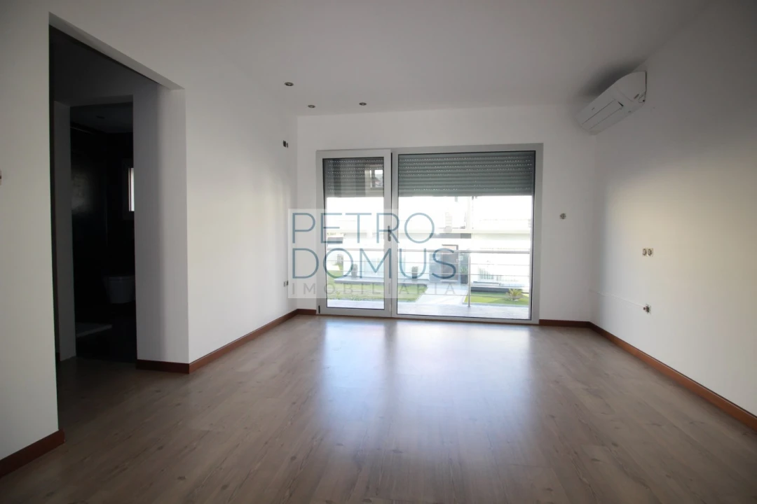 Moradia T4 para Venda em Leiria, Pousos, Barreira e Cortes Foto 17