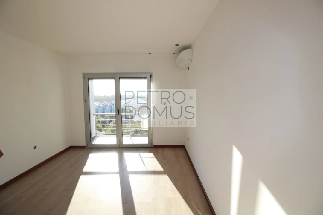Moradia T4 para Venda em Leiria, Pousos, Barreira e Cortes Foto 21