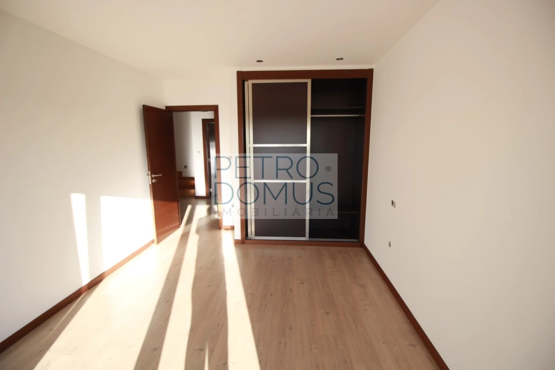 Moradia T4 para Venda em Leiria, Pousos, Barreira e Cortes Foto 23