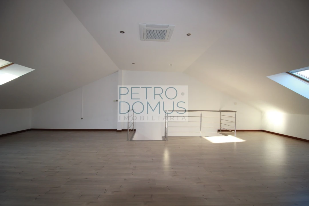 Moradia T4 para Venda em Leiria, Pousos, Barreira e Cortes Foto 26