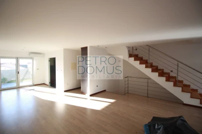 Moradia T4 para Venda em Leiria, Pousos, Barreira e Cortes