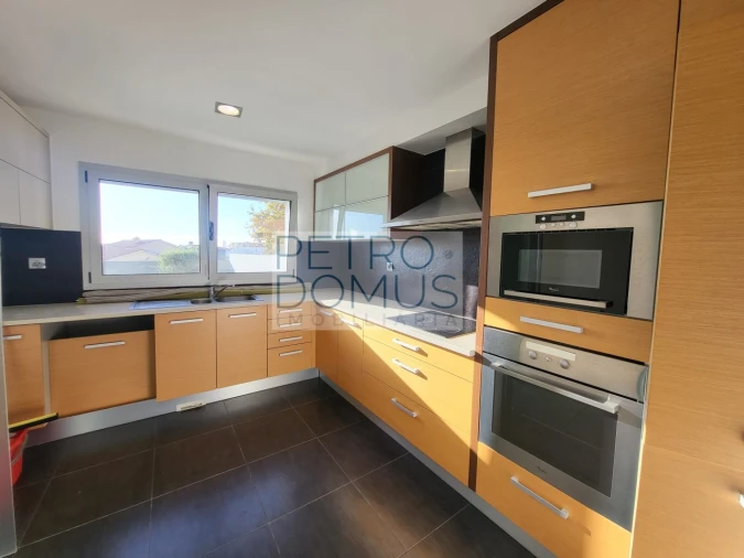 Moradia T4 para Venda em Leiria, Pousos, Barreira e Cortes Foto 4