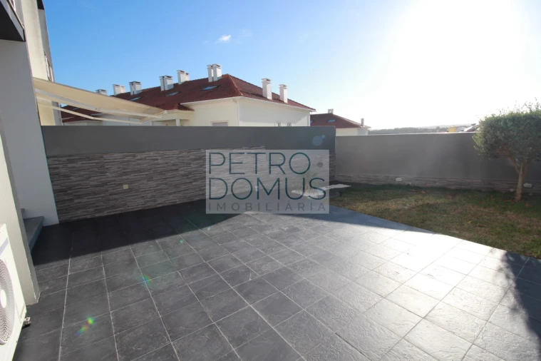 Moradia T4 para Venda em Leiria, Pousos, Barreira e Cortes Foto 10
