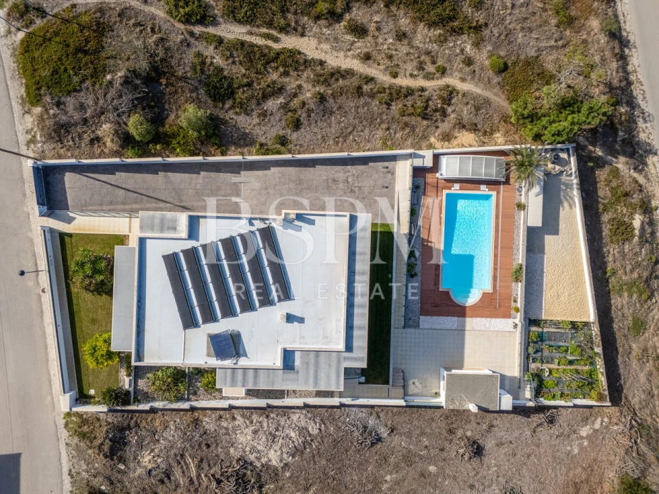 Moradia T4 para Venda em Vau Foto 9