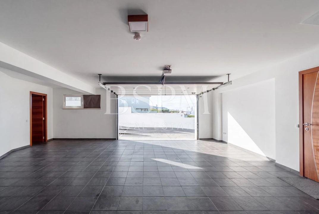 Moradia T4 para Venda em Vau Foto 42