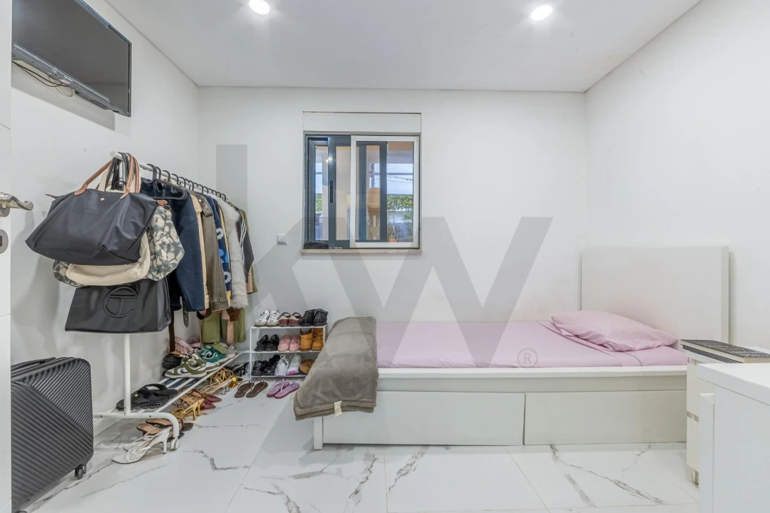 Moradia T5 para Venda em Charneca de Caparica e Sobreda Foto 13