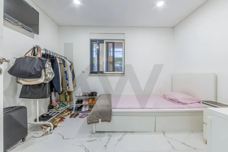 Moradia T5 para Venda em Charneca de Caparica e Sobreda Foto 13