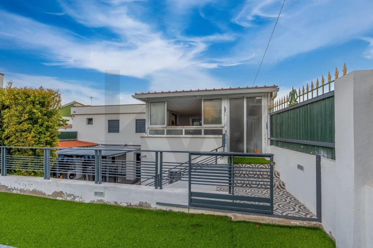 Moradia T5 para Venda em Charneca de Caparica e Sobreda Foto 25
