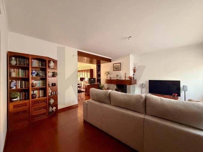 Moradia T4 para Venda em Algés, Linda-A-Velha e Cruz Quebrada-Dafundo Foto 7