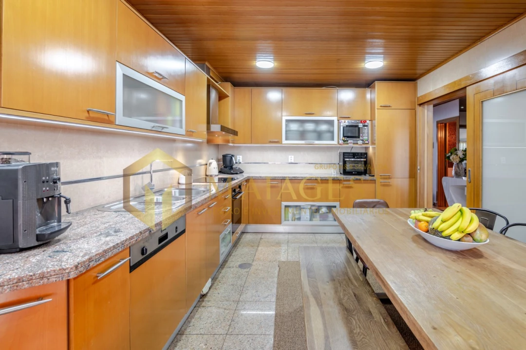 Moradia T5 para Venda em Serzedo e Perosinho Foto 4
