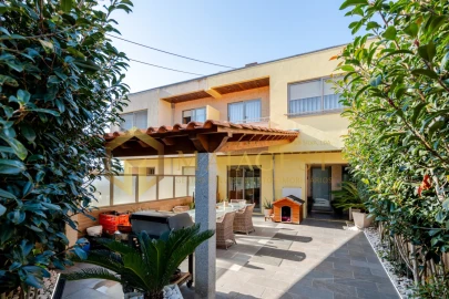 Moradia T5 para Venda em Serzedo e Perosinho