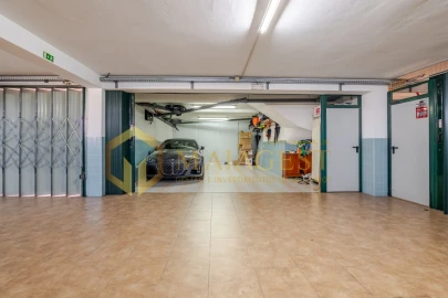 Moradia T5 para Venda em Serzedo e Perosinho
