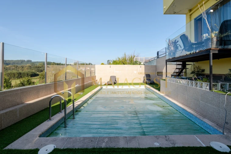 Moradia T5 para Venda em Serzedo e Perosinho Foto 78