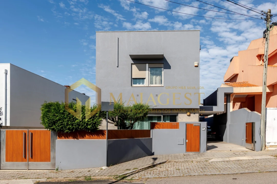 Moradia T3 para Venda em Serzedo e Perosinho Foto 1