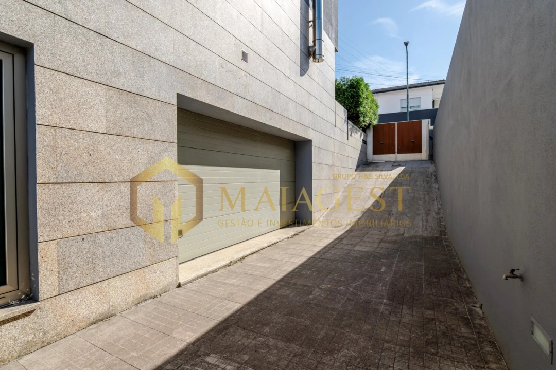 Moradia T3 para Venda em Serzedo e Perosinho Foto 55