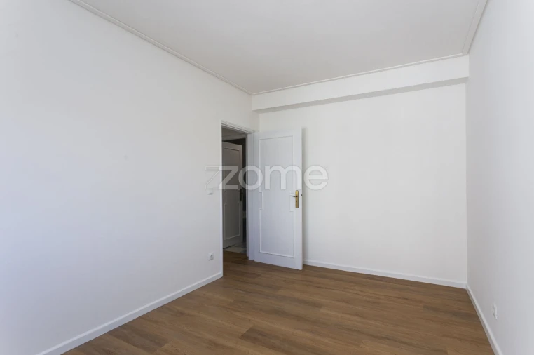 Apartamento T1 para Venda em Oliveira do Douro Foto 19