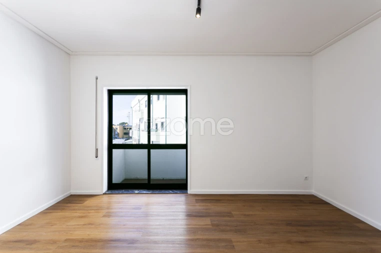 Apartamento T1 para Venda em Oliveira do Douro Foto 5