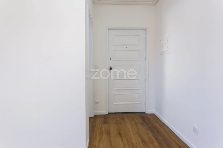 Apartamento T1 para Venda em Oliveira do Douro Foto 8