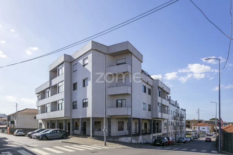 Apartamento T1 para Venda em Oliveira do Douro Foto 22