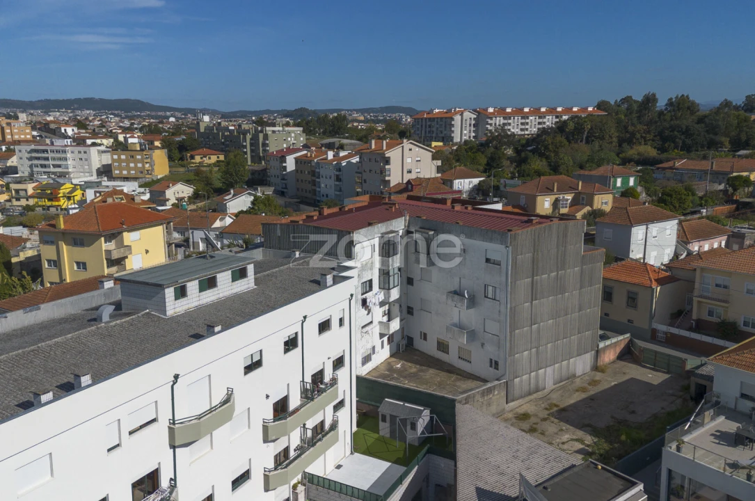 Apartamento T1 para Venda em Oliveira do Douro Foto 24