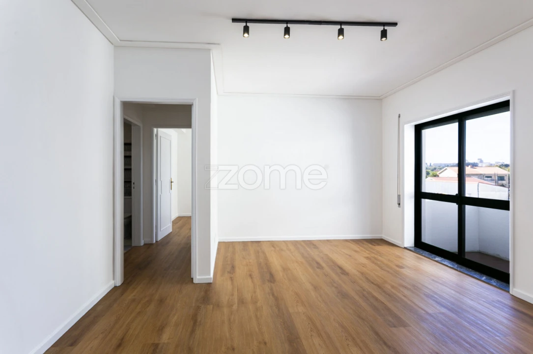 Apartamento T1 para Venda em Oliveira do Douro Foto 2