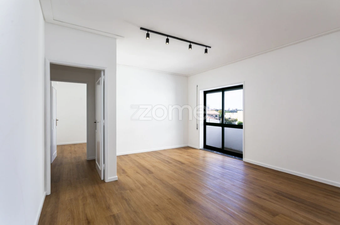 Apartamento T1 para Venda em Oliveira do Douro Foto 1