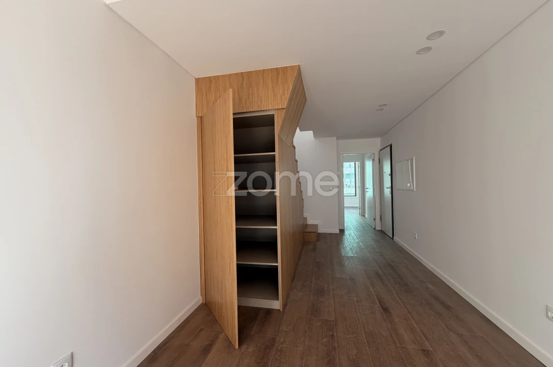 Apartamento T2 para Venda em Mafamude e Vilar do Paraíso Foto 26