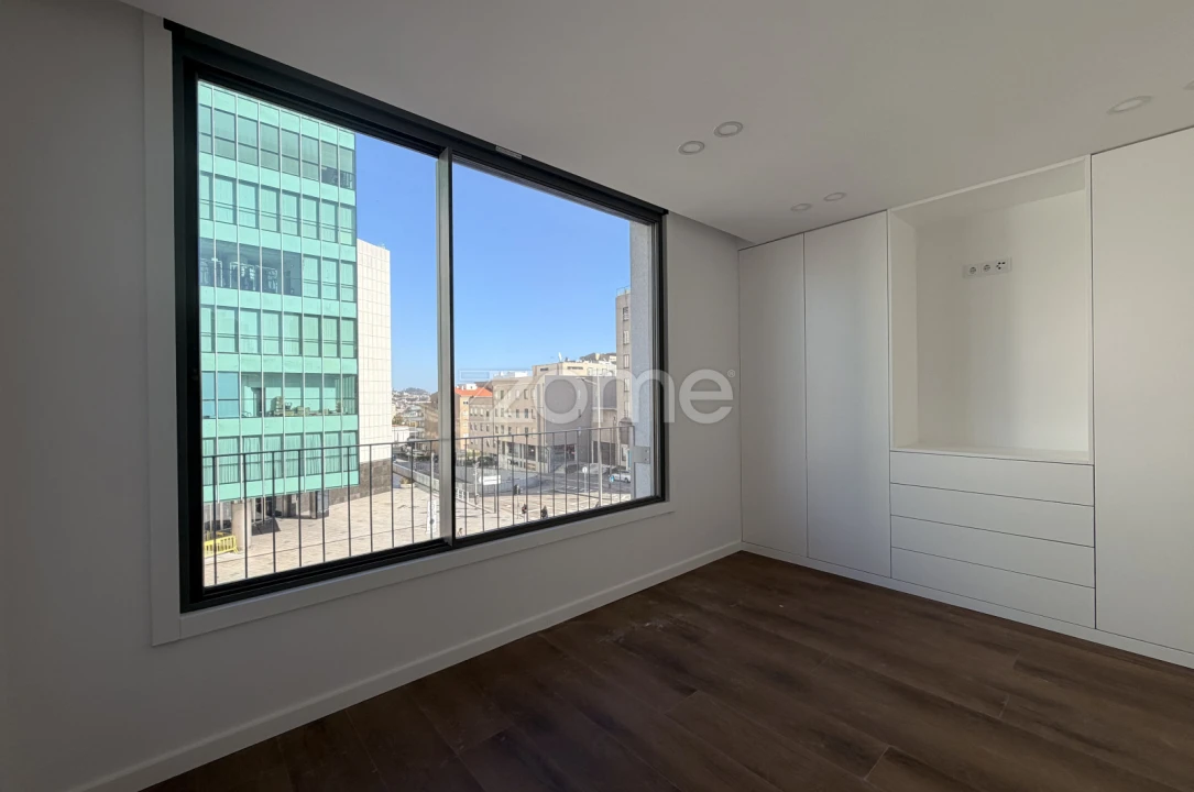 Apartamento T2 para Venda em Mafamude e Vilar do Paraíso Foto 31