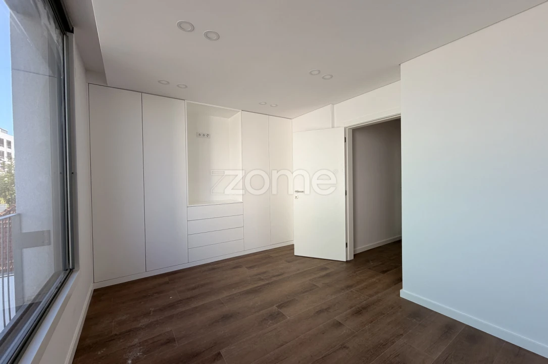 Apartamento T2 para Venda em Mafamude e Vilar do Paraíso Foto 32
