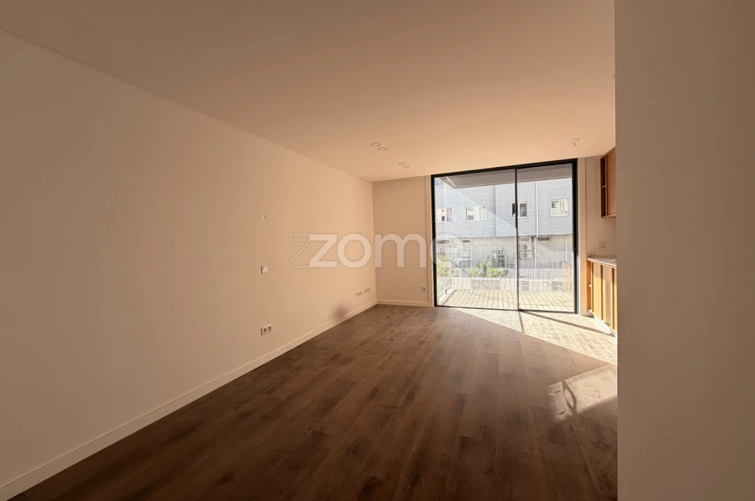Apartamento T1 para Venda em Mafamude e Vilar do Paraíso Foto 11