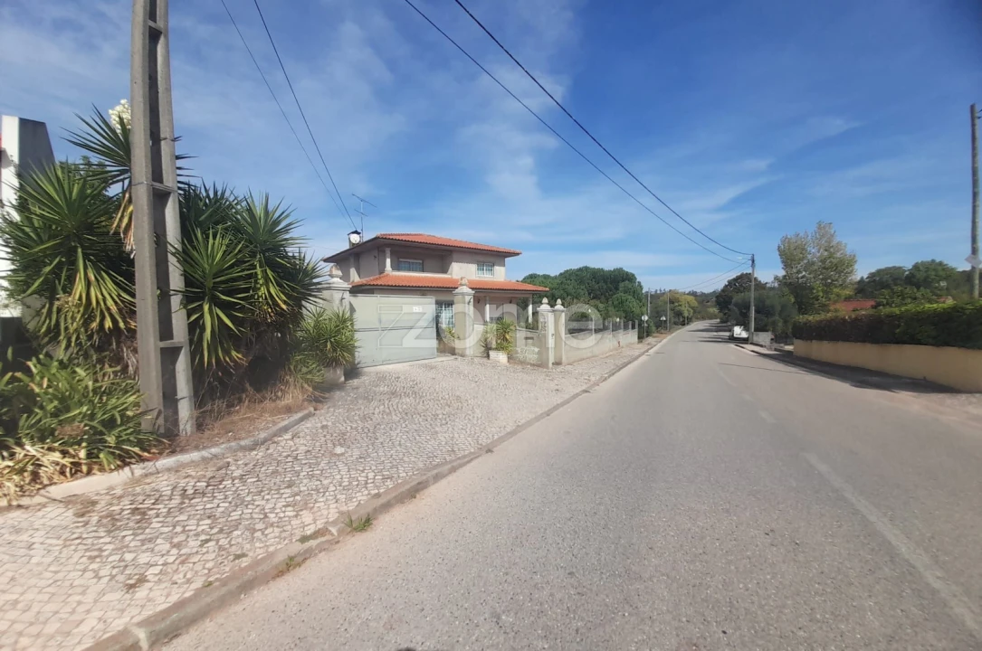 Moradia T3 para Venda em Meirinhas Foto 21
