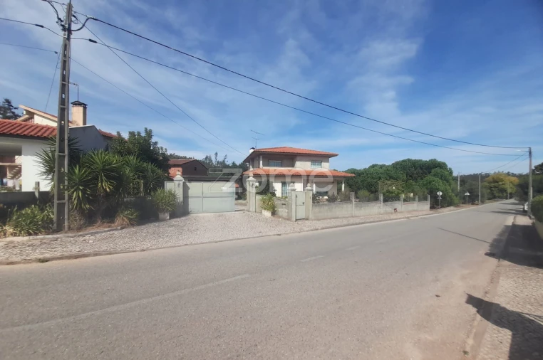 Moradia T3 para Venda em Meirinhas Foto 26