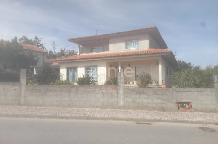 Moradia T3 para Venda em Meirinhas Foto 22