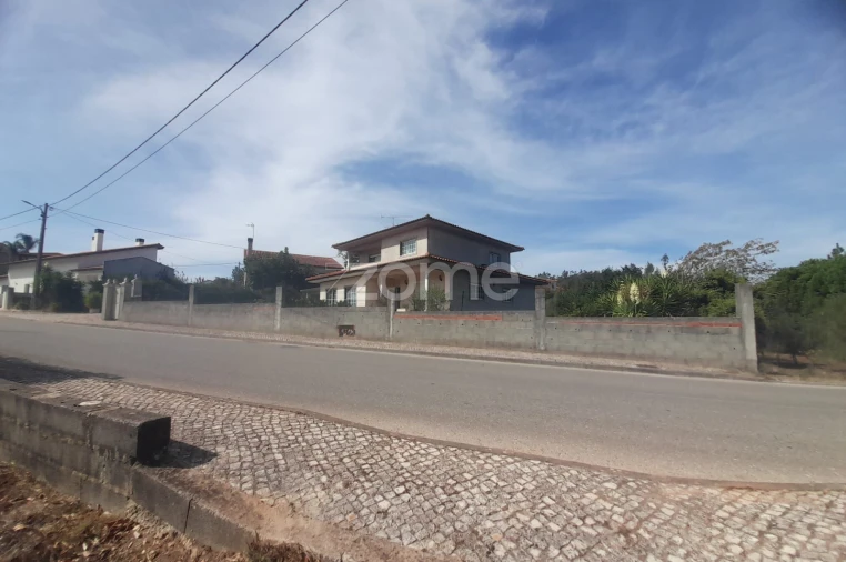 Moradia T3 para Venda em Meirinhas Foto 23