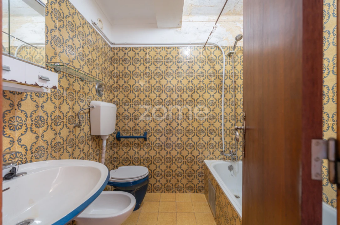Apartamento T2 para Venda em Santo Antonio dos Olivais Foto 11