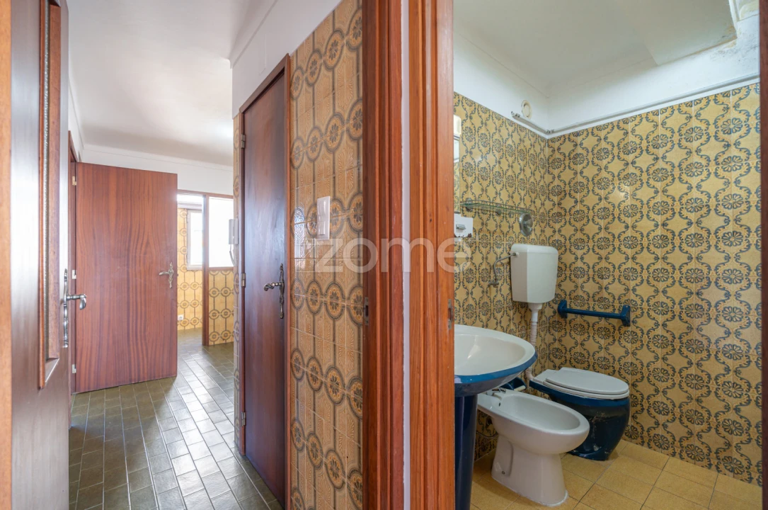 Apartamento T2 para Venda em Santo Antonio dos Olivais Foto 10
