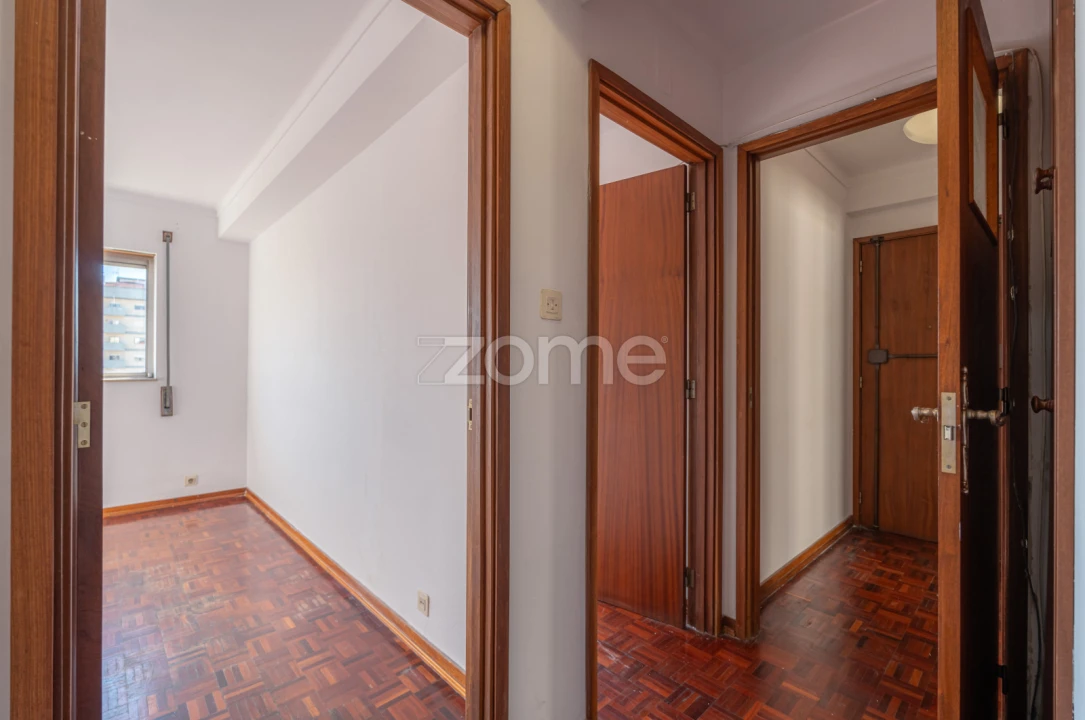 Apartamento T2 para Venda em Santo Antonio dos Olivais Foto 19
