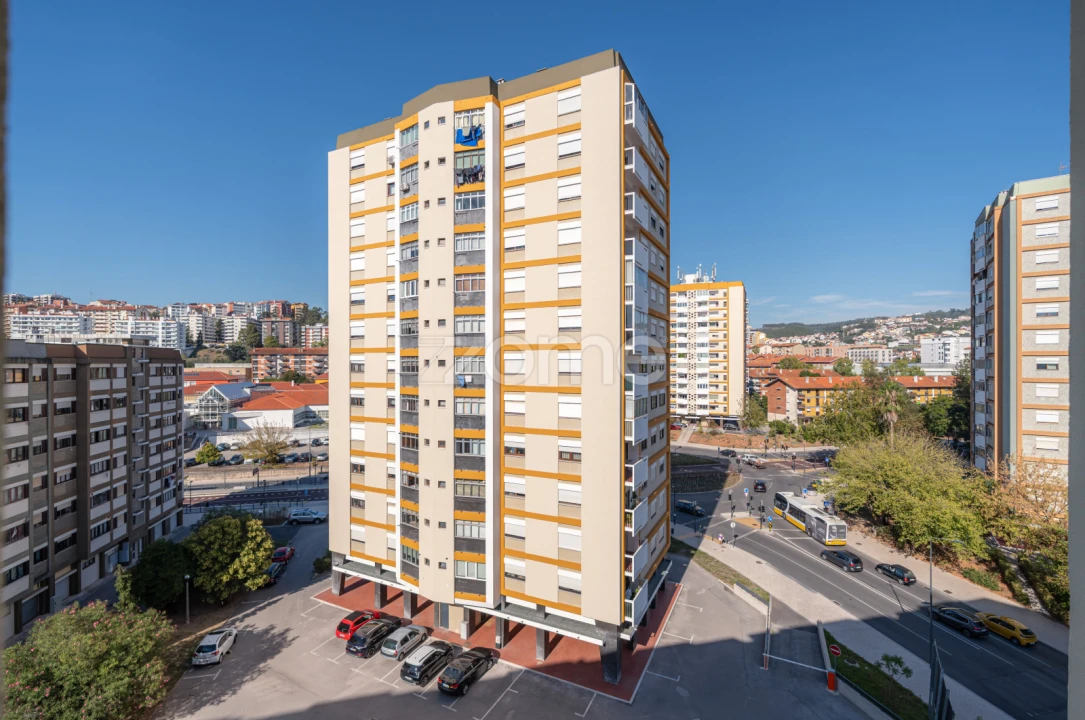 Apartamento T2 para Venda em Santo Antonio dos Olivais Foto 9