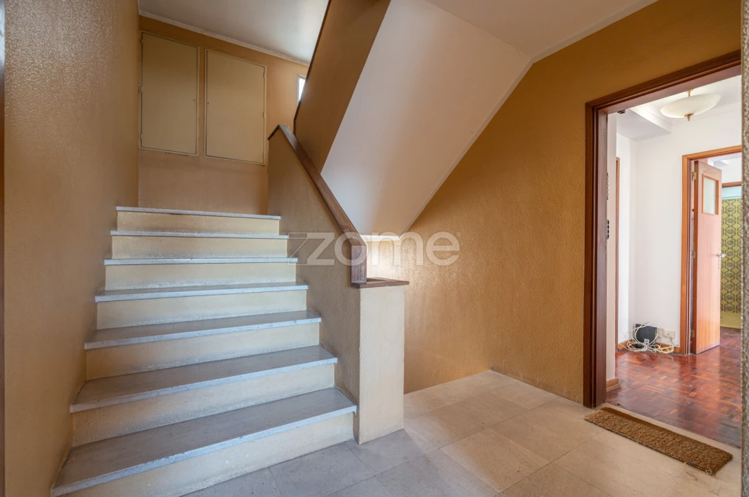 Apartamento T2 para Venda em Santo Antonio dos Olivais Foto 22