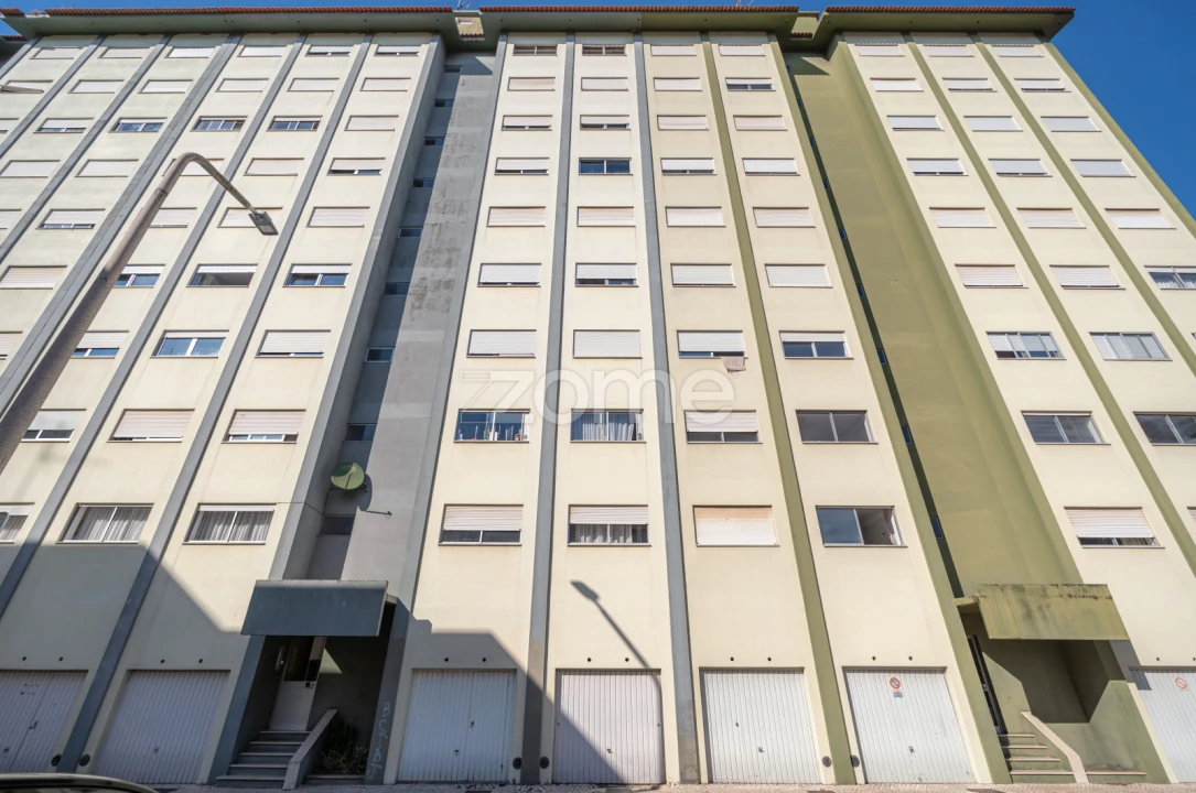 Apartamento T2 para Venda em Santo Antonio dos Olivais Foto 24