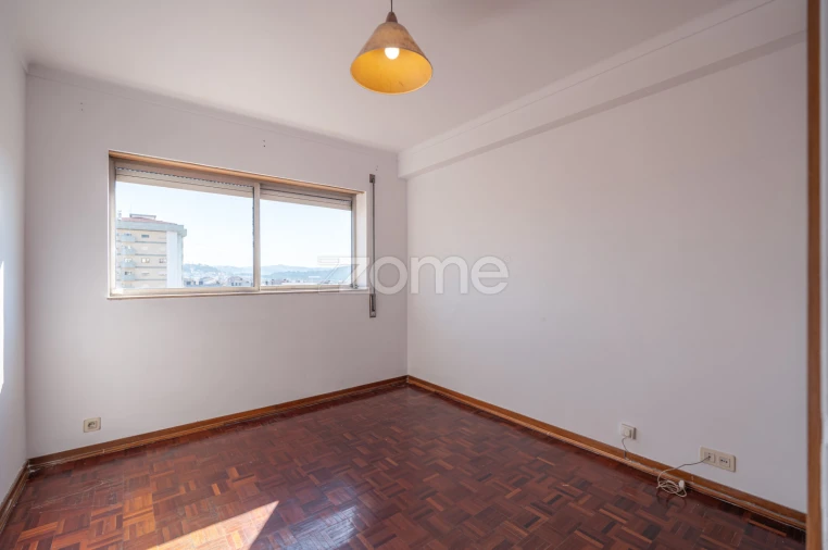 Apartamento T2 para Venda em Santo Antonio dos Olivais Foto 12