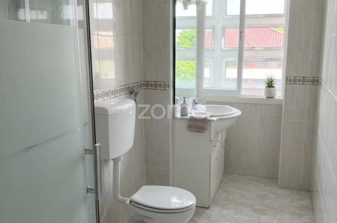 Apartamento T2 para Venda em Alvalade Foto 10