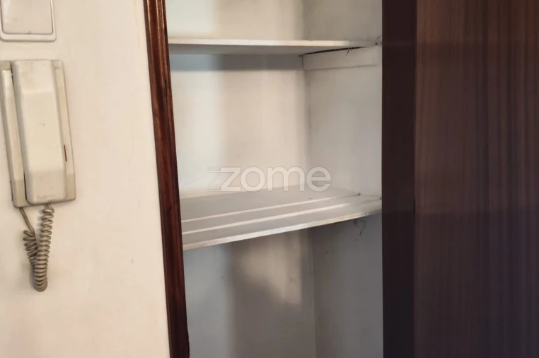 Apartamento T2 para Venda em Alvalade Foto 4