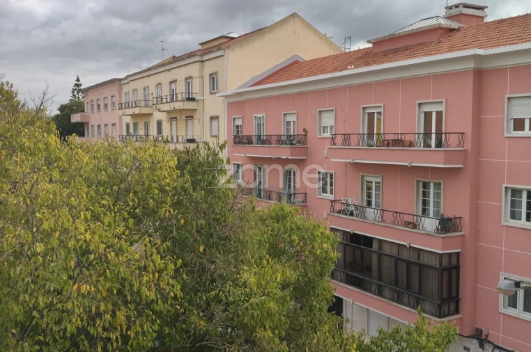 Apartamento T2 para Venda em Alvalade Foto 11