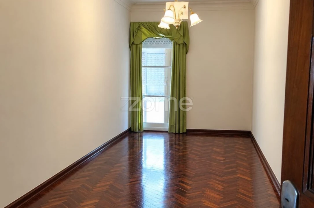 Apartamento T2 para Venda em Alvalade Foto 1