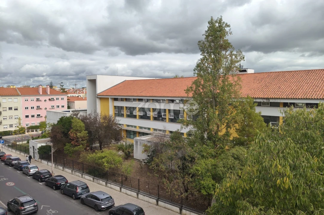 Apartamento T2 para Venda em Alvalade Foto 13