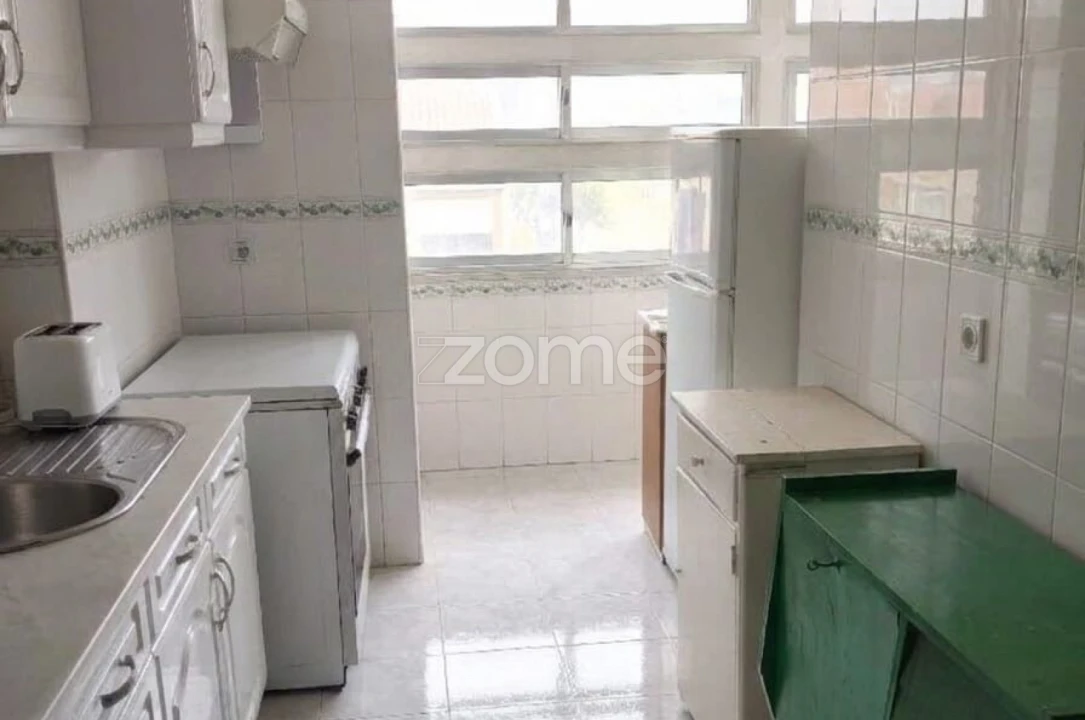 Apartamento T2 para Venda em Alvalade Foto 6