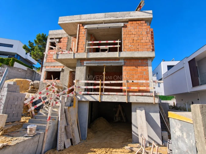 Moradia T4 para Venda em Charneca de Caparica e Sobreda Foto 2
