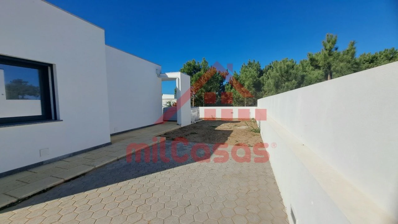 Moradia T3 para Venda em A dos Cunhados e Maceira Foto 5